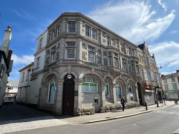 Property for Auction in South West - Lloyds Bank, 28 Commercial Street, Camborne, Cornwall TR14 8JT