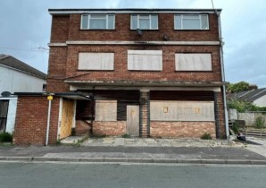 Property for Auction in Sussex & Hampshire - Flat 8 St. Marks Court, 2B Westfield Road, Gosport, Hampshire, PO12 3RU