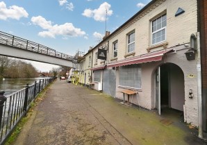 Property for Auction in London - The Jolly Anglers, Kennet Side, Reading, Berkshire, RG1 3EA