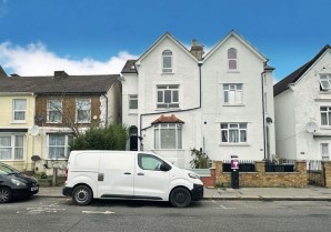 Property for Auction in London - 36B Waddon Road, Croydon, Surrey, CR0 4LF