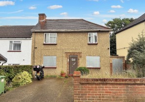 Property for Auction in London - 43 Doggetts Way, St. Albans, Hertfordshire, AL1 2NF