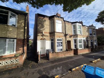 Property for Auction in Hull & East Yorkshire - 104 Goddard Avenue, Hull, East Yorkshire, HU5 2BA