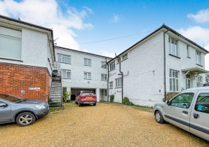 Property for Auction in Sussex & Hampshire - Flat 6 Wroxall House, High Street, Wroxall, Ventnor, Isle Of Wight, PO38 3BH