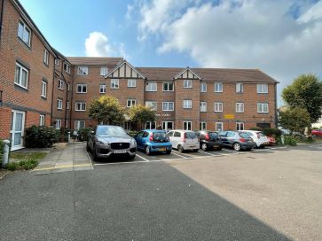 Property for Auction in East Anglia - Flat 41, Howards Court, Balmoral Road, Westcliff-On-Sea, Essex SS0 7DG