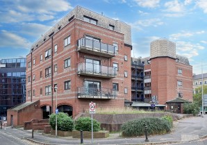 Property for Auction in London - 16 Royal Court, Kings Road, Reading, Berkshire, RG1 4AE