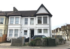 Property for Auction in London - Flat 4, 166 York Road, Southend-on-Sea, Essex, SS1 2DZ