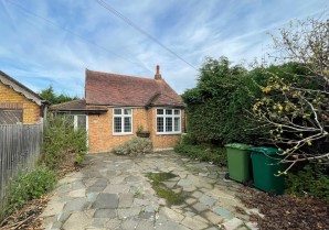 Property for Auction in London - 271 Feltham Hill Road, Ashford, Middlesex, TW15 1LT