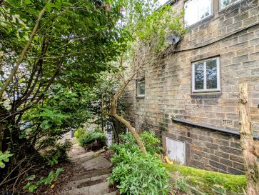 Property for Auction in North West - Flat 1, 9 Town Street, Yeadon, Leeds, West Yorkshire LS19 7EQ