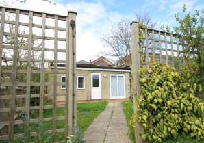 Property for Auction in London - Outbuilding to the Rear of 17 St Germans Road, Lewisham, London, SE23 1RH