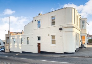 Property for Auction in London - Flat 3, 76 Chatham Street, Ramsgate, Kent, CT11 7QB