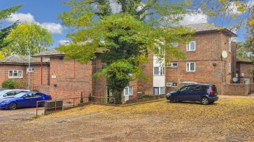 Property for Auction in Bedfordshire and Buckinghamshire - 11 Truncalls, Sutherland Place, Luton, Bedfordshire, LU1 3SZ