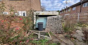 Property for Auction in London - Garage to the Rear of 1 The Link, Houghton Regis, Dunstable, Bedfordshire, LU5 5HQ