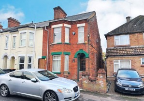 Property for Auction in London - 22 Clarence Road, Leighton Buzzard, Bedfordshire, LU7 3EJ