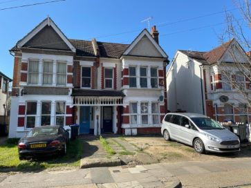 Property for Auction in East Anglia - 83A Baxter Avenue, Southend-On-Sea, Essex SS2 6HX