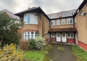 Property for Auction in London - 28A Wellington Road, Hatch End, London, HA5 4NL