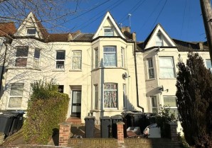 Property for Auction in London - Flat 5, 20 St. Mary's Road, South Norwood, London, SE25 6UT