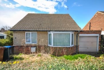 Property for Auction in Northamptonshire - 45 Greenview Drive, Links View, Northampton, Northamptonshire NN2 7LB