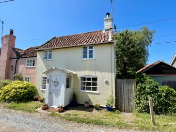 Property for Auction in East Anglia - Halfpenny Cottage, 1 Hyde Park Corner, Sudbourne, Woodbridge, Suffolk IP12 2AZ