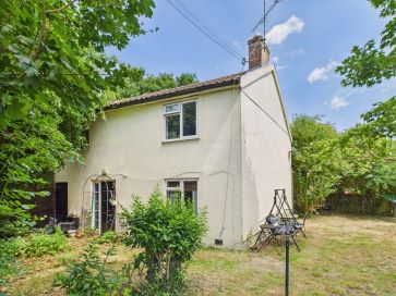 Property for Auction in East Anglia - 16 Fairfield Hill, Stowmarket, Suffolk IP14 1NG