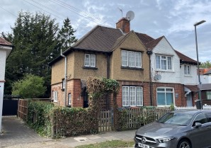 Property for Auction in London - 4 Glebe Road, Stanmore, Middlesex, HA7 4EL