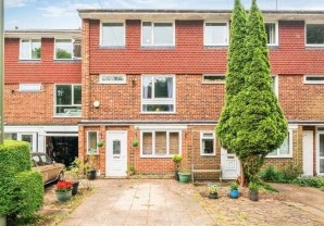 Property for Auction in London - 10 Lunar Close, Biggin Hill, Westerham, Kent, TN16 3DY
