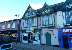 Property for Auction in London - 90 & 90A High Street, Lowestoft, Suffolk, NR32 1XN