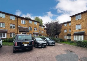 Property for Auction in London - 49 Greenway Close, Muswell Hill, London, N11 3NS