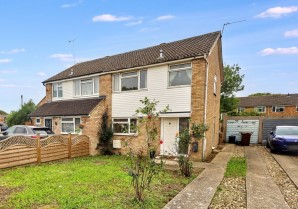 Property for Auction in London - 24 Tiverton Crescent, Aylesbury, Buckinghamshire, HP19 9RZ
