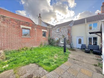 Property for Auction in East Anglia - 75 Beach Road, Caister-On-Sea, Great Yarmouth, Norfolk NR30 5HD