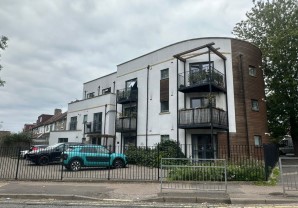 Property for Auction in London - Flat 2 Chandos Parade, Buckingham Road, Edgware, Middlesex, HA8 6DX