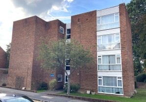 Property for Auction in London - Flat 8, 1 Cedar Gardens, Sutton, Surrey, SM2 5EQ
