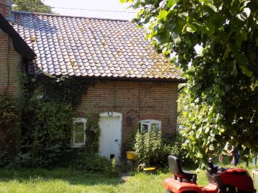 Property for Auction in East Anglia - 2 Beck Cottages, Pulham Road, Starston, Harleston, Norfolk IP20 9NR