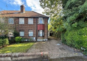 Property for Auction in London - 123 Dugdale Hill Lane, Potters Bar, Hertfordshire, EN6 2DS