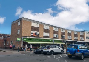 Property for Auction in London - First and Second Floor Flat, 158 Crockhamwell Road, Woodley, Wokingham, RG5 3JH