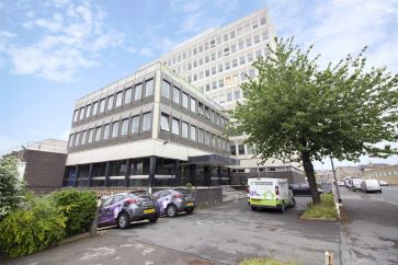 Property for Auction in West Yorkshire - Flat 816, Colonnade House, 201 Sunbridge Road, Bradford, West Yorkshire BD1 2BE