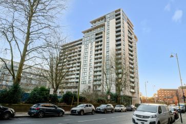 Property for Auction in Birmingham - Apartment 76, Centenary Plaza, 18 Holliday Street, Birmingham, West Midlands B1 1TB