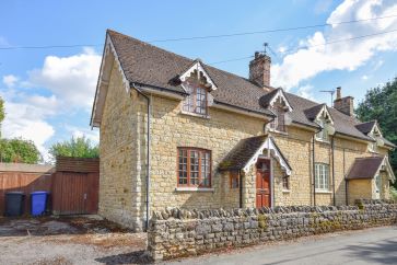 Property for Auction in Bedfordshire and Buckinghamshire - 21 Leckhampstead Road, Wicken, Milton Keynes, Buckinghamshire, MK19 6BY