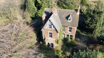 Property for Auction in Hull & East Yorkshire - The Gables, Station Walk, Cottingham, East Yorkshire, HU16 4QU