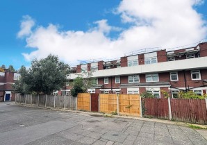 Property for Auction in London - Flat 11 Farnham Court, Holmleigh Road Estate, Stamford Hill, London, N16 5QF