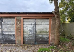 Property for Auction in London - Garage at 6 Luther Close, Edgware, Middlesex, HA8 8YY