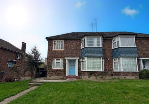 Property for Auction in London - 10 Eysham Court, 69 Station Road, Barnet, Hertfordshire, EN5 1PS