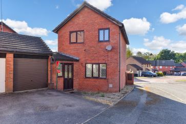 Property for Auction in Northamptonshire - 18 Gresham Drive, West Hunsbury, Northampton, Northamptonshire NN4 9SZ