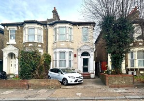Property for Auction in London - Flat 10, 161 Hither Green Lane, Lewisham, London, SE13 6QF
