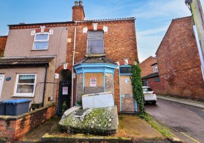 Property for Auction in London - 40 Oxford Street, Rugby, Warwickshire, CV21 3NE