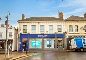 Property for Auction in London - 8 Preston Place, 23A Preston Street, Faversham, Kent, ME13 8NZ
