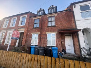 Property for Auction in Hull & East Yorkshire - Flat B, 169 Coltman Street, Hull, East Yorkshire, HU3 2SQ