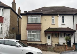 Property for Auction in London - 215 Ross Road, South Norwood, London, SE25 6TN