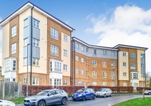 Property for Auction in London - 18 Stadium Approach, Aylesbury, Buckinghamshire, HP21 9EX