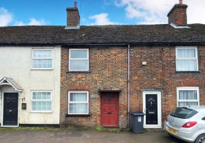 Property for Auction in London - 3 Row Beech Cottages, Watling Street, Kensworth, Dunstable, Bedfordshire, LU6 3QT