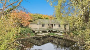 Property for Auction in South West - Two Lakes Bungalow, Oak Way, South Cerney, Cirencester, Gloucestershire GL7 5XX